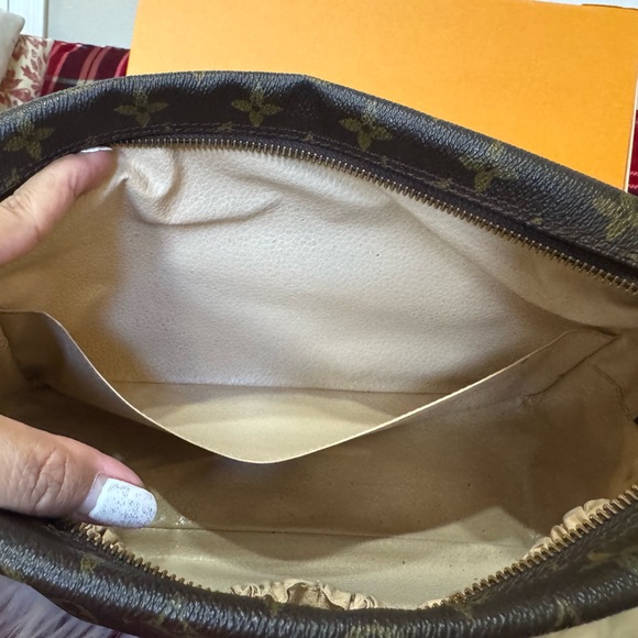 Authentic Louis Vuitton Trousee 28 monogram canvas - Picture 10 of 11